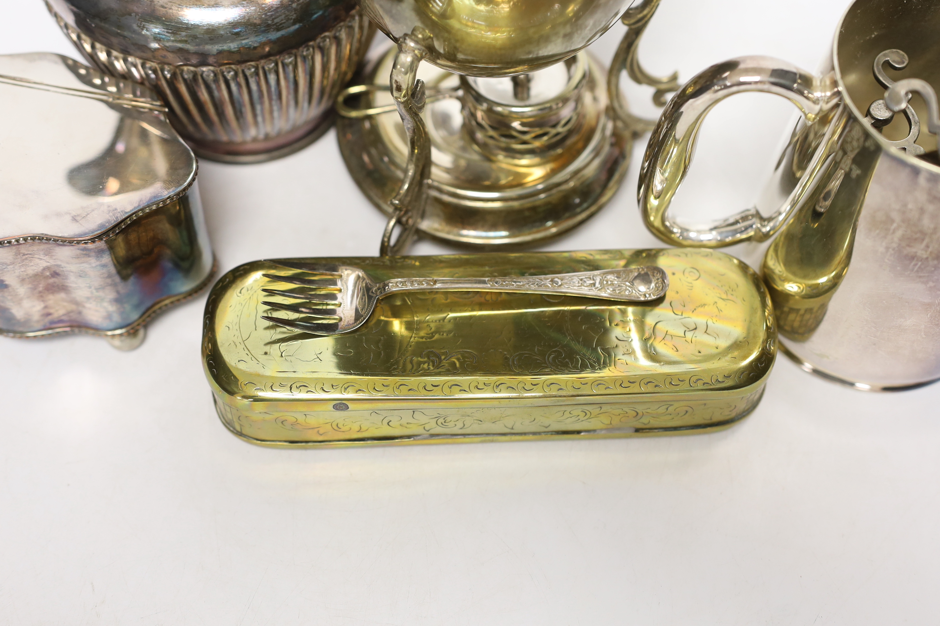 Assorted plated ware including a cased set of dessert knives, egg coddler, caddy, mug etc.